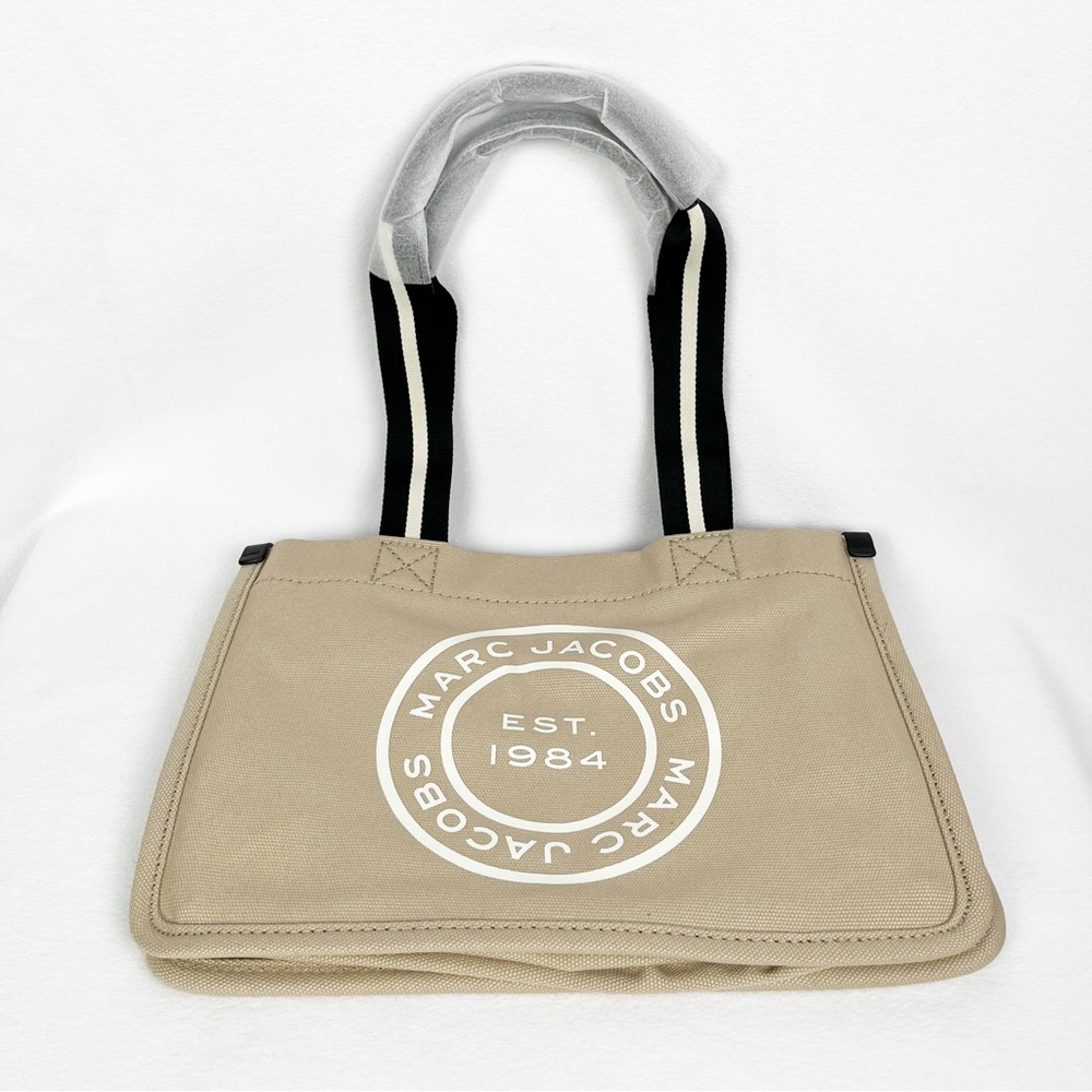 Marc Jacobs Tote Bag - Picture 7 of 9